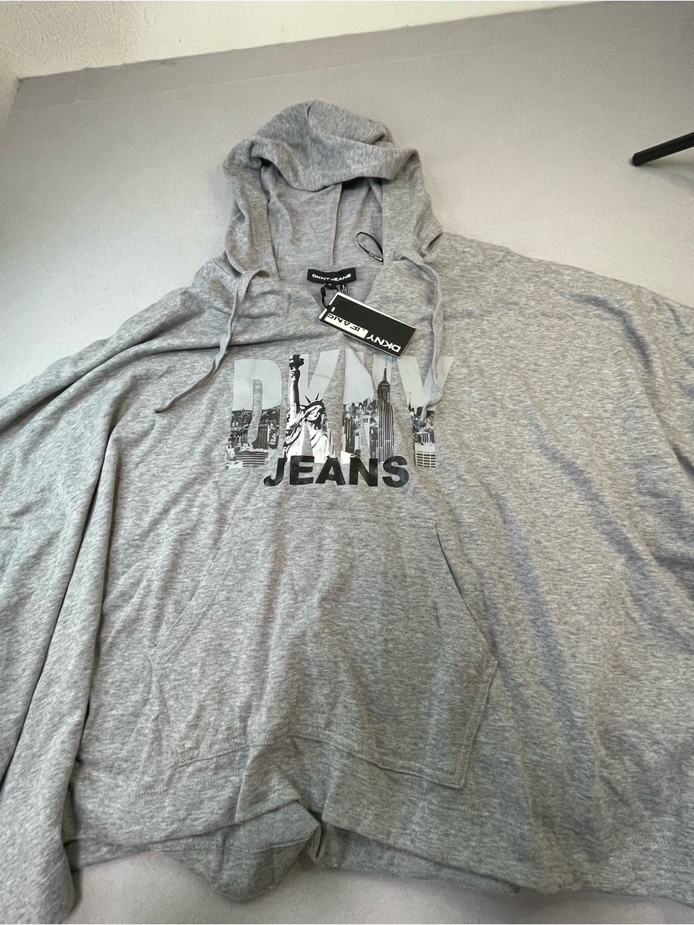 DKNY ACTIVE GRAY FLEECE LADY LIBERTY HOODED PONCHO TOPPER - NWT-  2X. 205